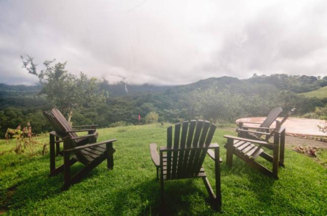 Holos Retreat Center: The Entire Ridge Basecamp Baru Zewnętrze zdjęcie