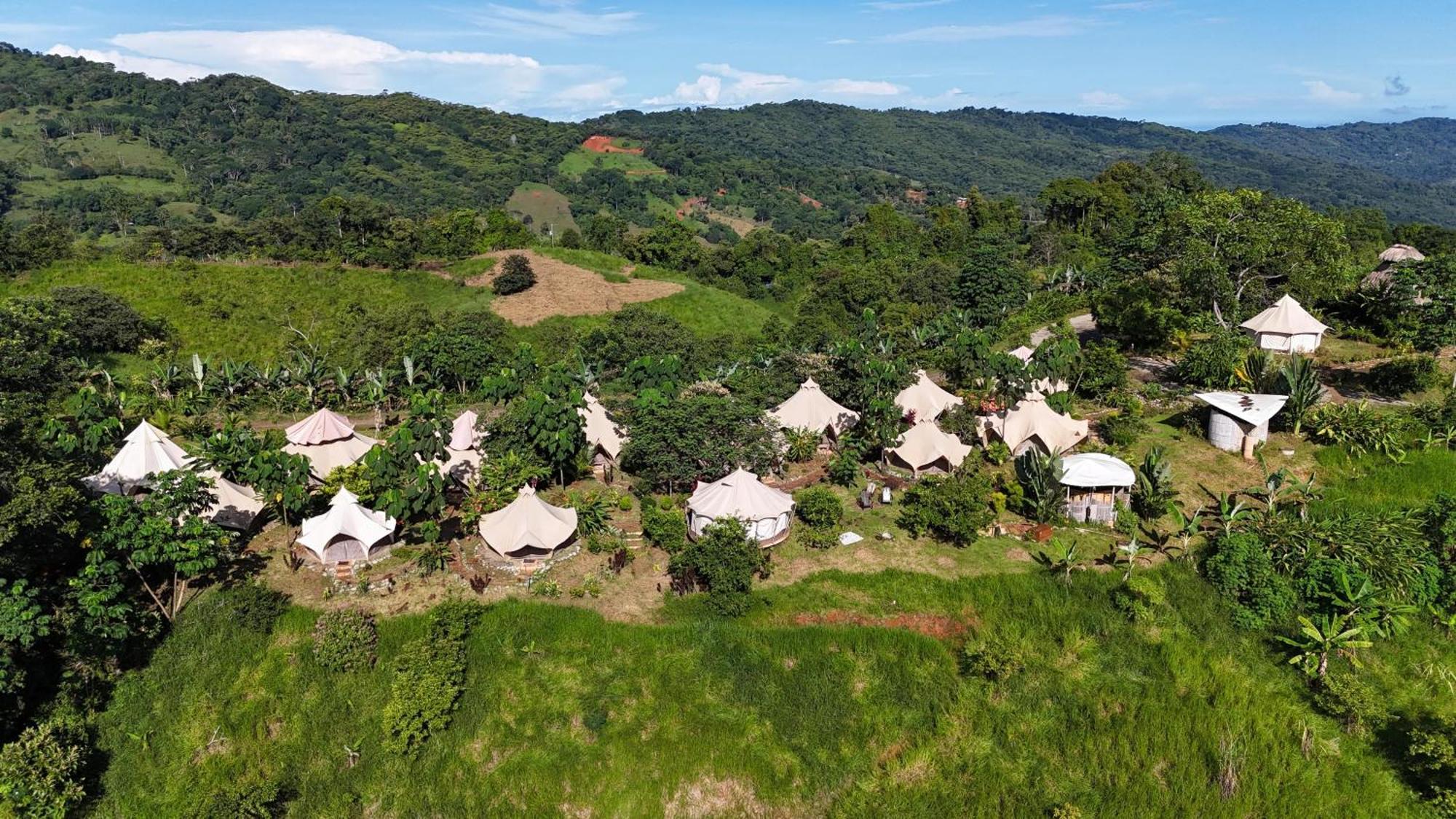 Holos Retreat Center: The Entire Ridge Basecamp Baru Zewnętrze zdjęcie